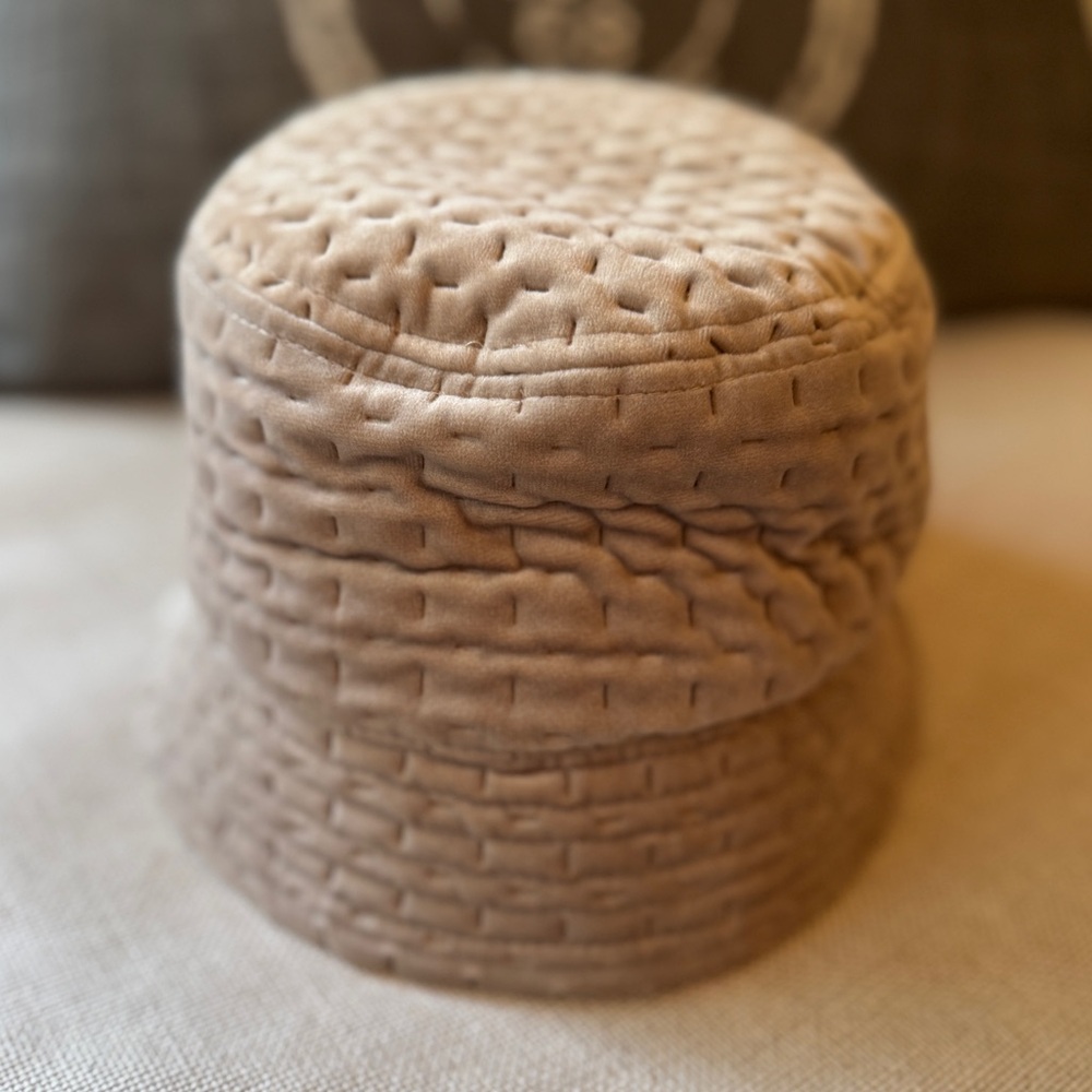 Kangol taupe/beige Bucket Hat - Quilted Velvet - Picture 2 of 4
